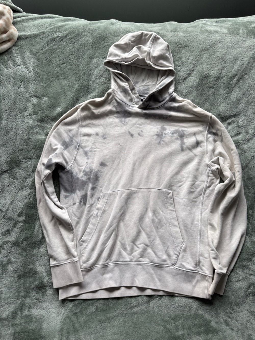Nike Men's Light Gray Tie-Dye Pullover Hoodie